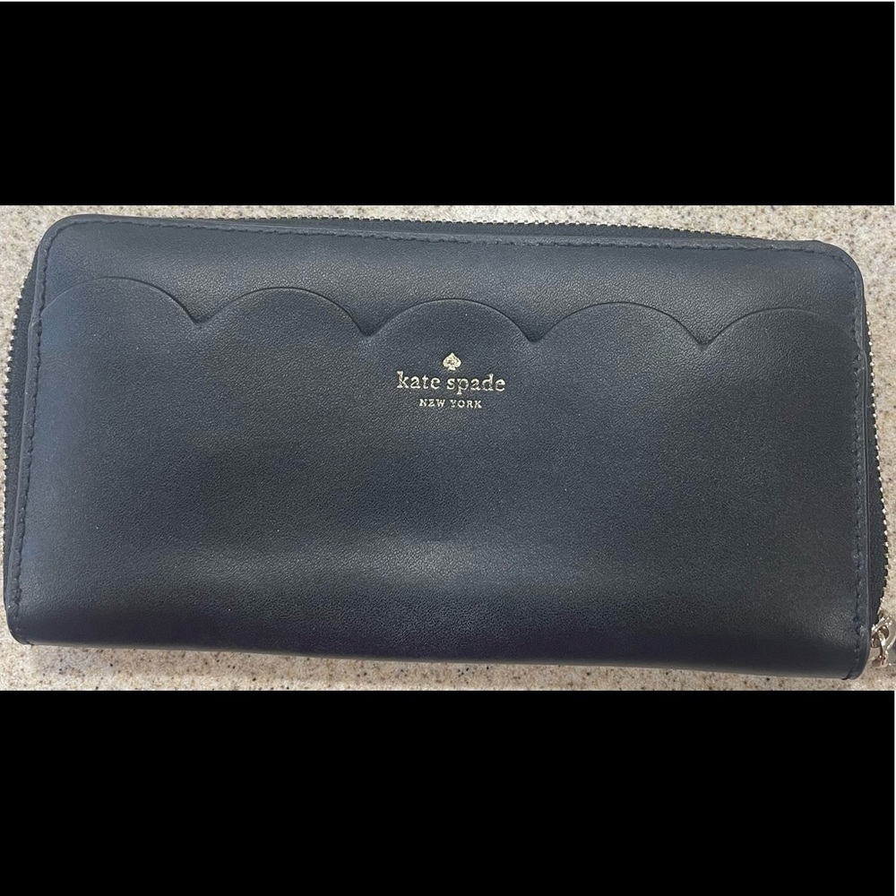 Michael Khors wallet